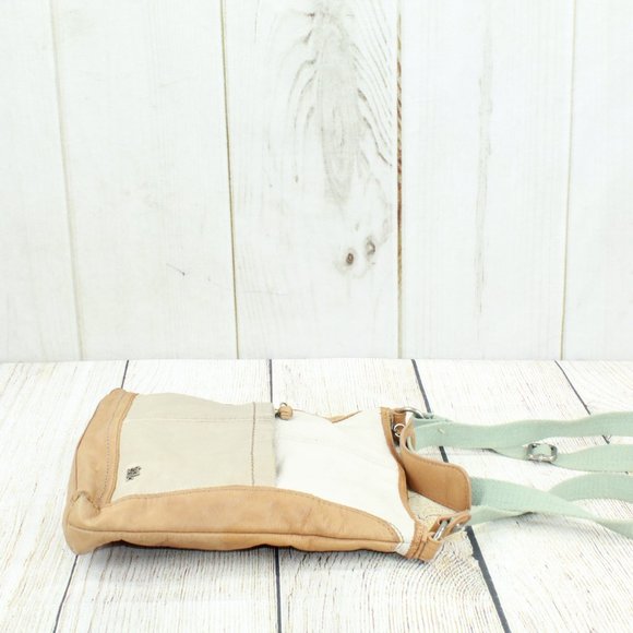 The Sak Women's Cream Tan Pebbled Leather Top Zip Messenger Crossbody Bag - Picture 10 of 13